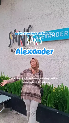 Bandung emang selalu jadi pilihan buat liburan  Dan biar makin nyaman, stay di Sans Hotel Alexander Bandung  aja. Lokasinya strategis dekat Istana Plaza, kamarnya nyaman, fasilitas lengkap: ✅ AC & Wi-Fi gratis ✅ Kolam renang ✅ Parkir gratis ✅ Resepsionis 24 jam ✅ Dispenser isi ulang Cara pesannya gampang banget 👉 tinggal buka aplikasi RedDoorz, pilih Sans Hotel Alexander, masukin kode voucher YUKNGINEP 🎉 Dengan RedDoorz, kamu bisa #BukaSemuaPintu untuk pengalaman menginap lebih mudah & menyenangkan ❤️ #REDTRAVELERS #SALEBRAT10N #STAYCAT10NONLINE #berkesans 