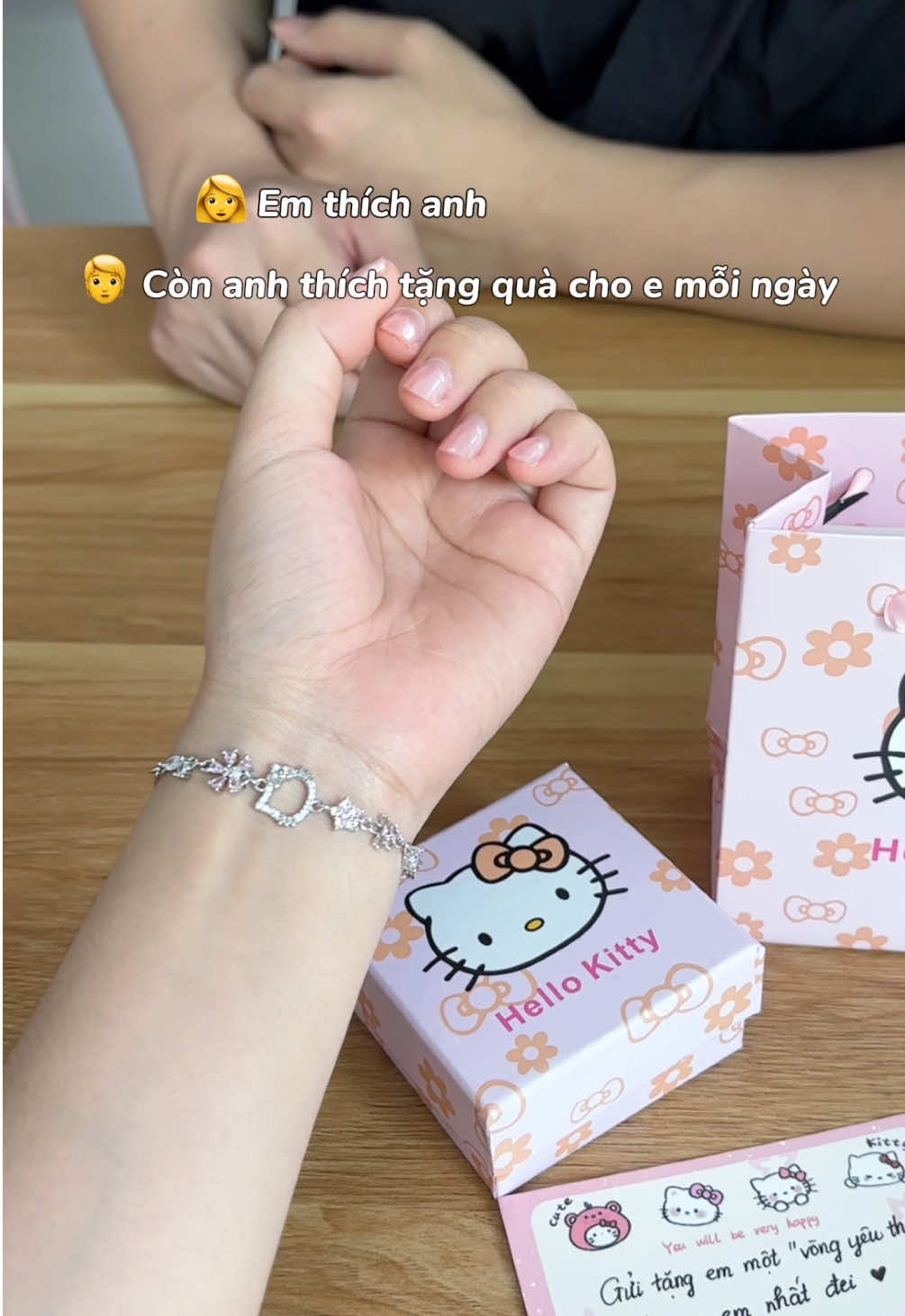Ánh dương lấp lánh của tôi #vongtay #lactay #hellokitty #phukientrangsuc #vongbac 