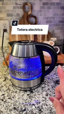 Tetera eléctrica con la q puedes hacer hasta café #kettle #electrickettle #tetera #calentador #tiktokshoprestock 