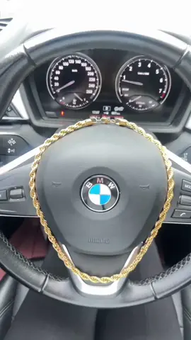 Wow, this golden necklace goes well with my BMW. It‘s low-key, luxurious and meaningful.lex  #tiktokshoprestock #watch #roler#fouryou 
