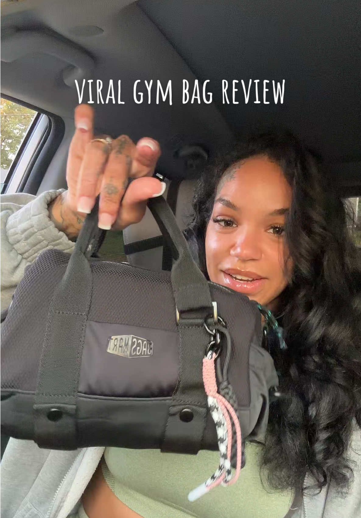 this small gym bag holds so much, I absolutely love it ✨ #fyp #Fitness #gymbag #Lifestyle 