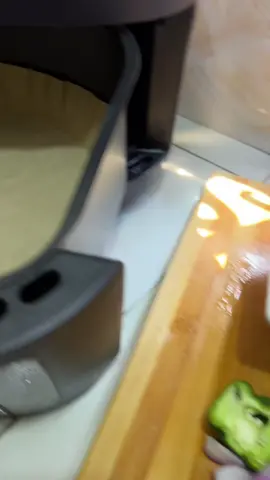 Silvercrest Airfryer 8litres is available at only 250,000ugx. Call/ watsap 0701307519 to place your orders. We deliver countrywide.#ugandatiktok🇺🇬 #orderplusuganda #fyp #fyppppppppppppppppppppppp #viralvideos #kampala_tiktokers #ugandatiktok #fypシ゚viraltiktok #kampala_tiktokers #fypシ゚viraltiktok #fypシ゚ #fy 