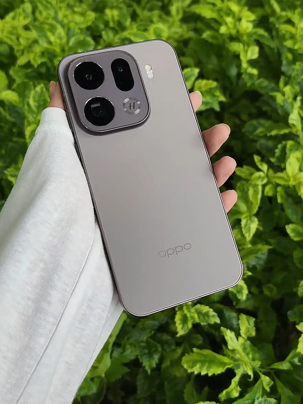 Find X9 cái nhìn đầu tiên. Cao cấp sang trọng tuy có 1 chút dáng vẻ dòng reno kk. #oppo 