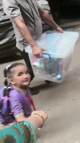 انا بجد مش مصدقه نفسي •	“أول يوم لبنتي في مشوار حياتها 💕 كجي 1 من النهارده ابتدى أول فصل في قصة نجاحك ياموده ياسكر 😍