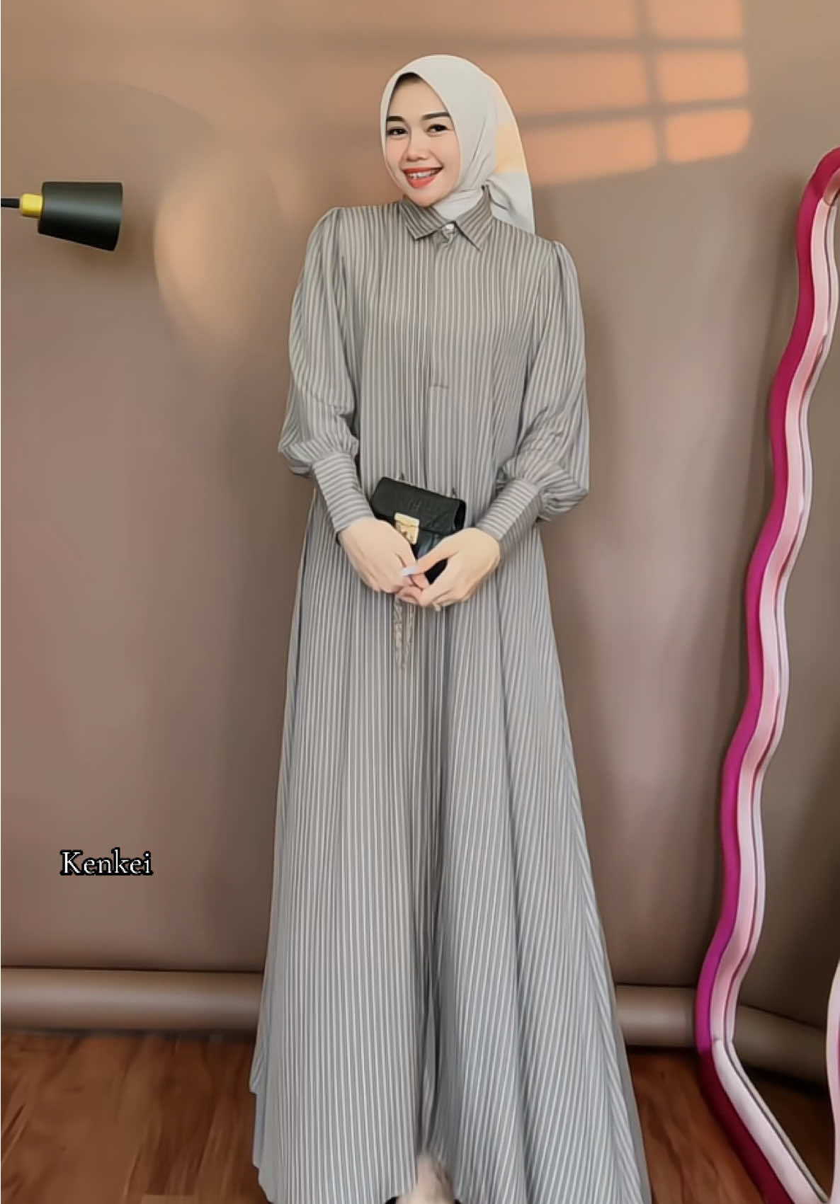 Granola cantik banget 🤎🤎🤎🤎 #gamis #gamiscantik #gamislebaran #ootdhijabstyle #salur 