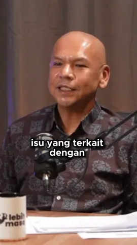 Harga ayam, harga telur, laporan tengah malam – beginilah rutin Datuk Armizan Mohd Ali setiap hari. Beliau turut berkongsi bagaimana nama Kos Sara Hidup dalam KPDN tercetus hasil idea YB Rafizi, dan mengapa isu ini tak pernah lari dari bibir rakyat. Tonton dan dengar episod penuh di plaform Lebih Masa! #lebihmasa #malaysia #podcast @Nani Roslan @Nik Nazmi @Armizan Mohd Ali 