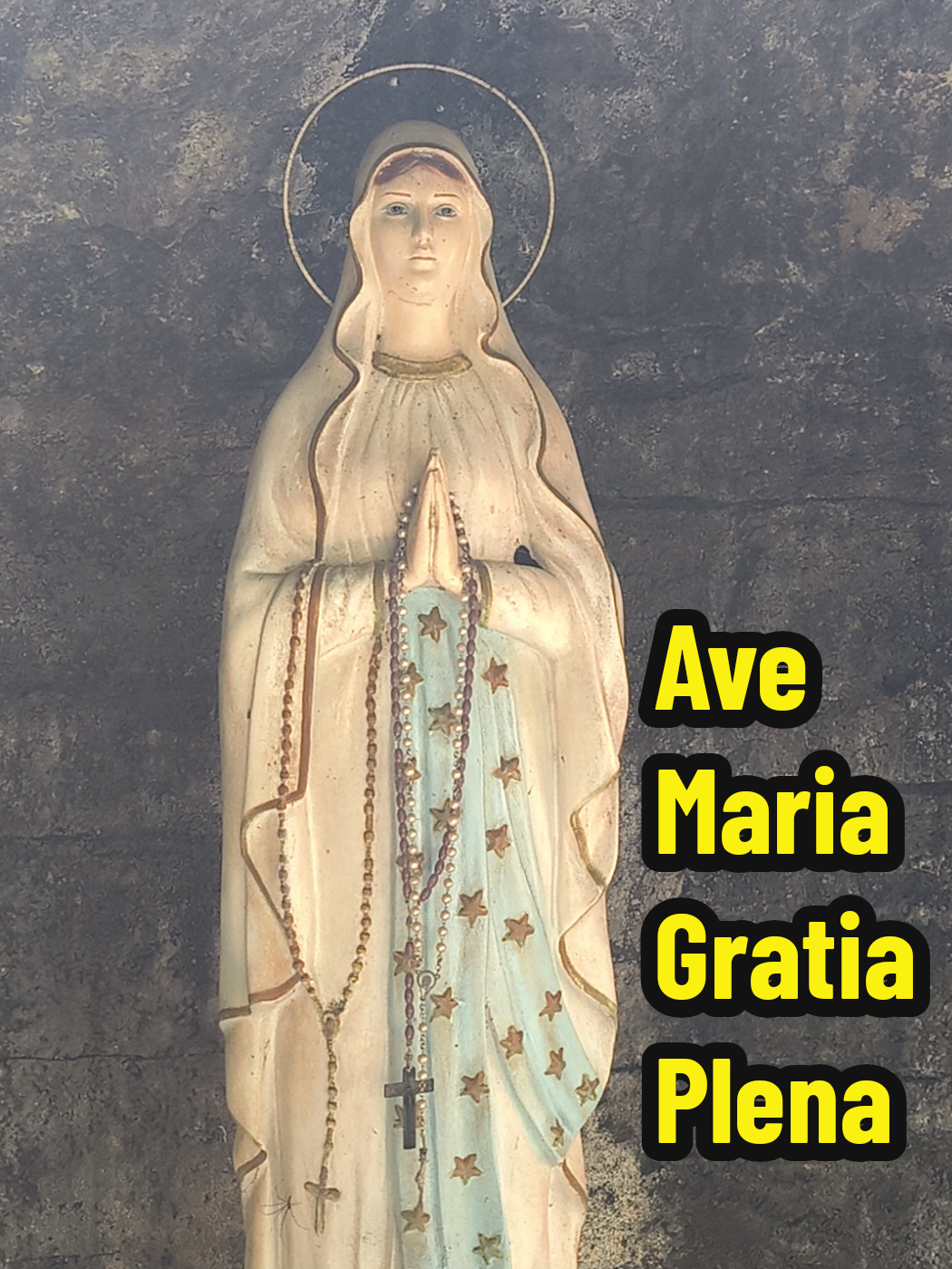 Bunda Maria dari Rumah ke Rumah. Ave Maria Gratia Plena. Dedicated to our Lady of Sorrows. #mothermary #prayforus #ladyofsorrows  @komang.jaya50 