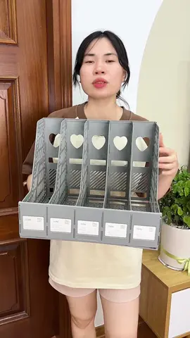 Kệ để tài liệu văn phòng để nhiều đồ tiết kiệm diện tích. #kedetailieu #ketailieu #ketailieudeban 