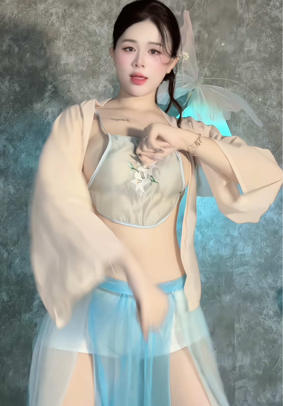 Móng tay rớt hết ruii 🥹 #xuhuong🐰 #tiktokdancevn 