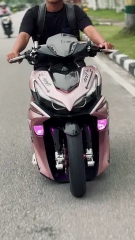 last, ini memang candu seperti cover radiator titanium dari @NSA PERFORMANCE 💋 #aerox#aerox155