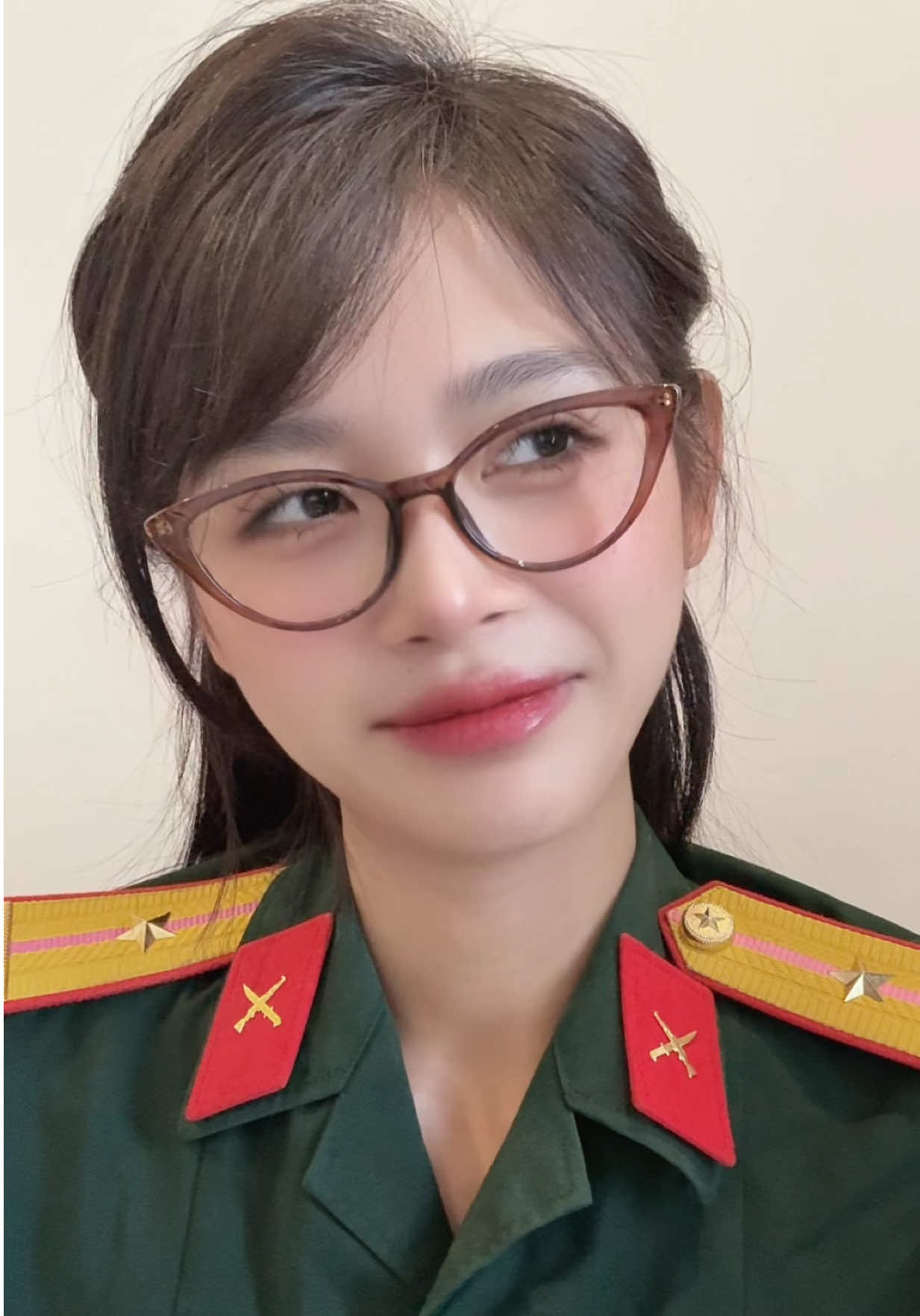 Anh quá khen em xinnnn 🫦#embena #cônabộđội #quandoinhandanvietnam #qdndvn #quânđộinhândânviệtnam 