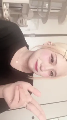 金髪にしたら眉毛の色むずかしい😿 #おすすめ #fyp #金髪 #金髪ボブ 