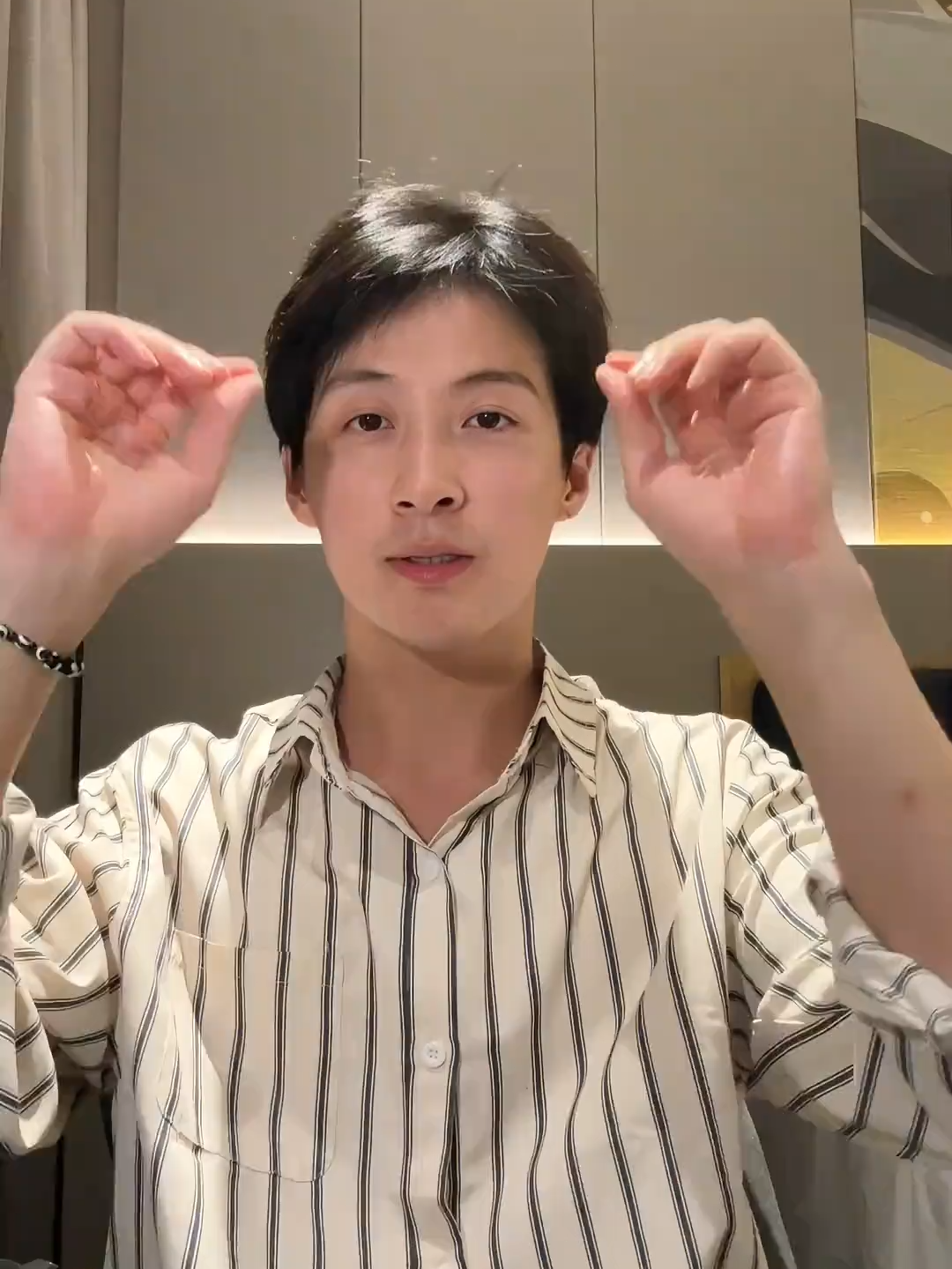 牙黄的看完这条#高露洁色修美白牙膏