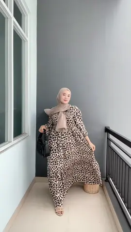 Yang cari motif leopardt yuk join live sekarang kak say 🥰#fypviralシ #butikviral #dressimpleelegant #yumnadressmok #videoviral 