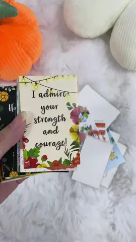 There is nothing better  than kindness! What better way with these gratitude cards! I can't wait to make someone smile! #spotlightfinds #positiveaffirmations #giftideas #motivational #card #positivemessage 