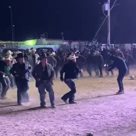 Asi nomas puro san luis potosi !! 😆🤠🍻🇲🇽#hadtohoponthistrend #sanluispotosi #fyp #huapangos #mexico