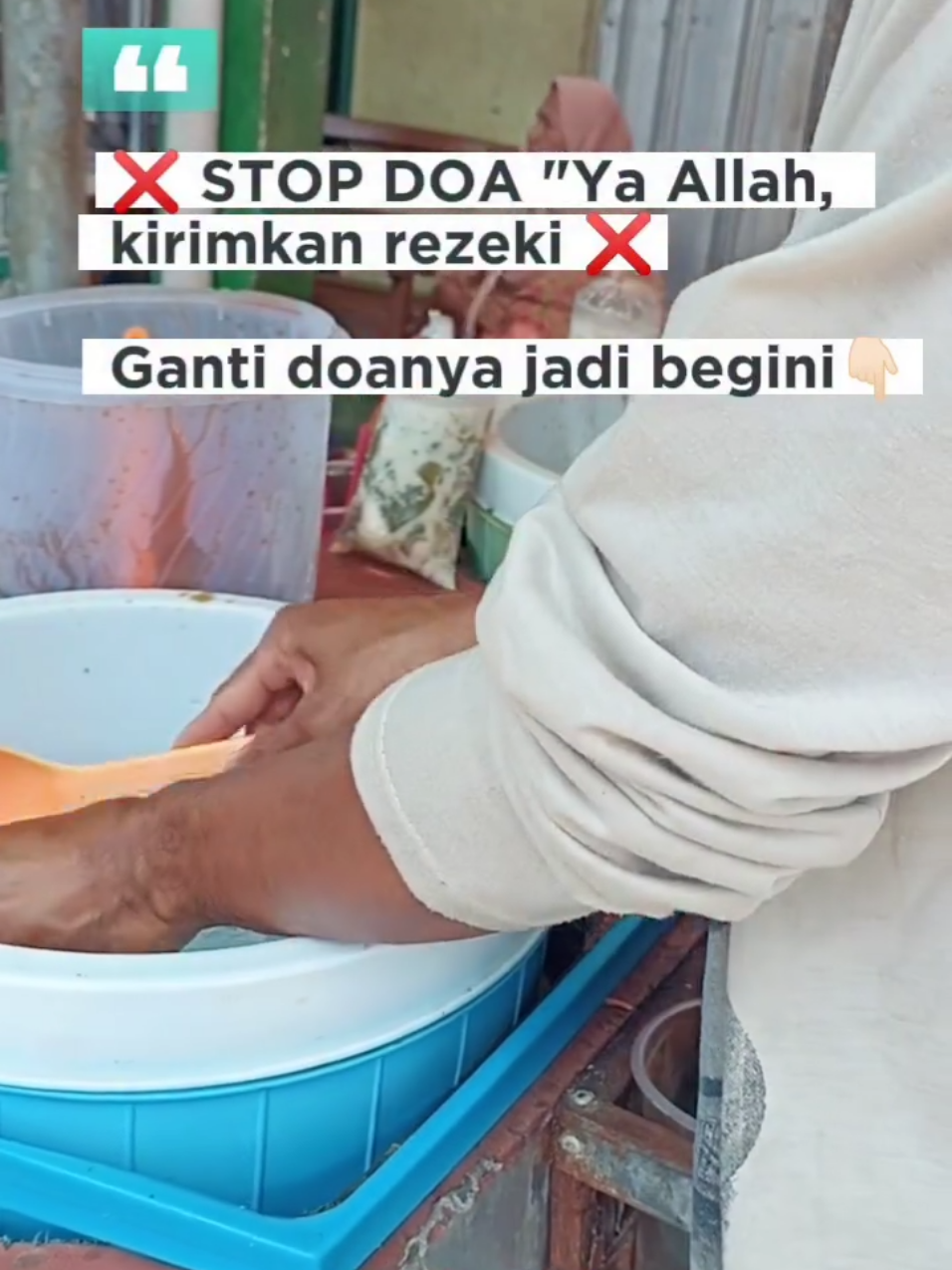 📌 Save dulu biar kamu bisa praktekin Dulu tiap hari doaku sama: “Ya Allah, kirimkan rezeki… Ya Allah, lunaskan semua hutangku…” Tapi lama-lama aku sadar… yang aku minta itu hasil, bukan proses. Aku lupa kalau Allah selalu kasih jalan, bukan uang jatuh tiba-tiba dari langit. Sejak aku ubah doaku jadi: “Ya Allah, tuntun aku hari ini, langkah apa yang Engkau ridhoi… yang bisa jadi jalan lunas hutangku,” ✨ Hatiku lebih tenang. ✨ Aku lebih peka lihat peluang. ✨ Dan rezeki datang dari arah yang tak pernah aku sangka. Ternyata kuncinya bukan doa instan, tapi doa yang dijaga bareng lingkungan yang tepat. Itulah kenapa aku ikut Komunitas Amalan Hati Penarik Rezeki. Di sini kita bareng-bareng: 🌷 Jaga afirmasi syukur & doa positif. 🌷 Jaga prasangka baik sama Allah. 🌷 Amalan hati untuk melancarkan datangnya rezeki Kalau kamu juga mau ngerasain tenangnya doa + ikhtiar yang konsisten,  Tulis 