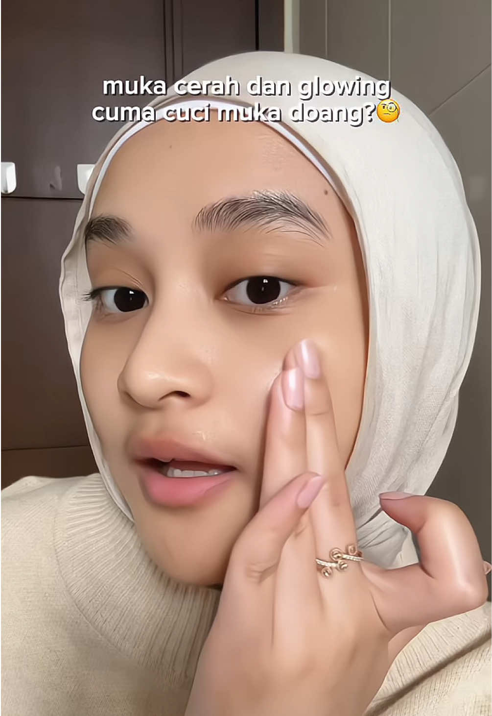 gaboong tapi after cuci muka kulitku jd glowing dan lembut🥺🤩❤️ #facewashemina #facialwash #skincare 
