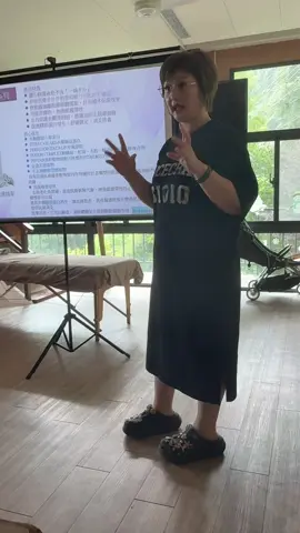 只有越來越好的選擇💎 變美的開始由鑽石💎開啟 只需要塗抹就可以變美的保養品 快一起來跟我變美變好🩵～～ #卡麗斯 #潤妮秀 #鑽石💎