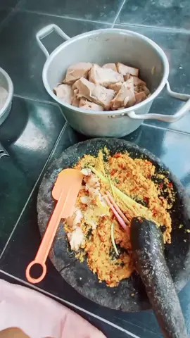 yah Vlog masak seorang mamak anak tiga, ngeditnya kadang lama, sambil beres beres rumah 😄😄😄🙏🙏🙏