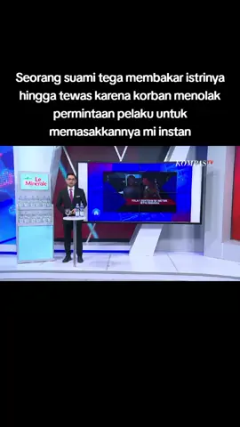 KOMPAS.TV - Seorang suami tega membakar istrinya hingga tewas karena korban menolak permintaan pelaku untuk memasakkannya mi instan. Selain membakar istrinya, pelaku juga menganiaya ibu mertua yang berusaha melerai saat pasutri itu cekcok. Andre, seorang suami, ditangkap polisi karena tega membakar istrinya hingga tewas. Siapa sangka, tindakan sadis Andre ini hanya didasari karena kesal istrinya menolak memasakkan mi instan yang dia minta. Emosi Andre meledak karena ditolak istrinya, sehingga ia menyiramkan tiner dan membakar istrinya. Tak hanya itu, pelaku juga sempat menganiaya ibu mertua yang pada saat insiden terjadi, berusaha melerai keduanya yang sedang cekcok. Istri Andre mengalami luka bakar pada bagian wajah dan tubuhnya. Meski sempat dirawat di rumah sakit, korban akhirnya meninggal dunia akibat luka bakar. Pelaku kini telah ditahan polisi dan diancam Pasal 340 KUHP dan 351 KUHP tentang pembunuhan berencana dan penganiayaan, dengan ancaman hukuman maksimal hukuman mati atau penjara seumur hidup. #BreakingNews #beritaviral #beritatiktok #fyp #yudidalombokreborn 