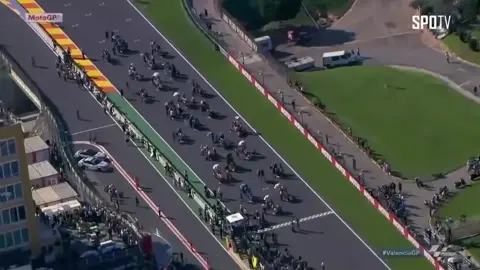 the most historic moment in the MotoGP championship #valentinorossi #marquez #jorgelorenzo99 