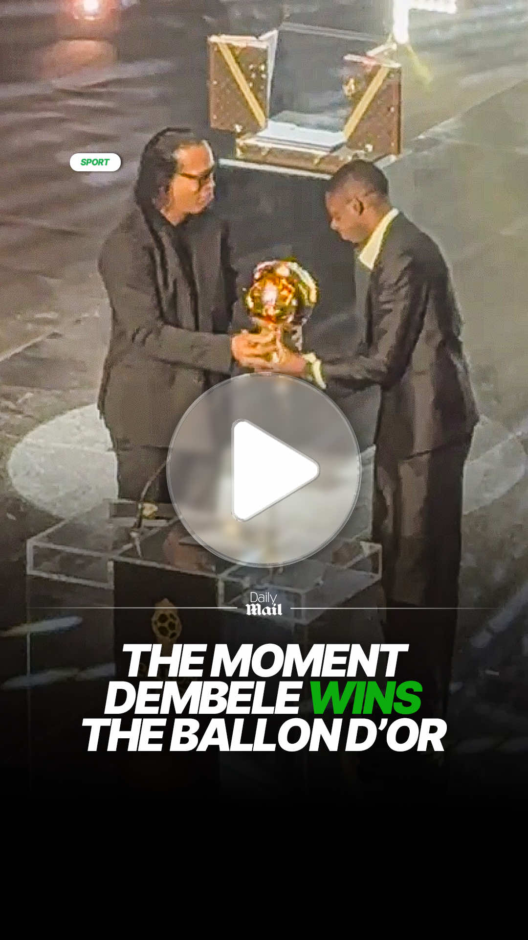 The moment Ousmane Dembele was crowned the 2025 Ballon d'Or winner 🤩👀 #ousmanedembele #psg #ballondor #Soccer #football 