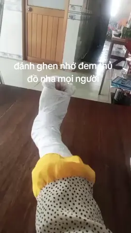gãy chân vì tiểu tam