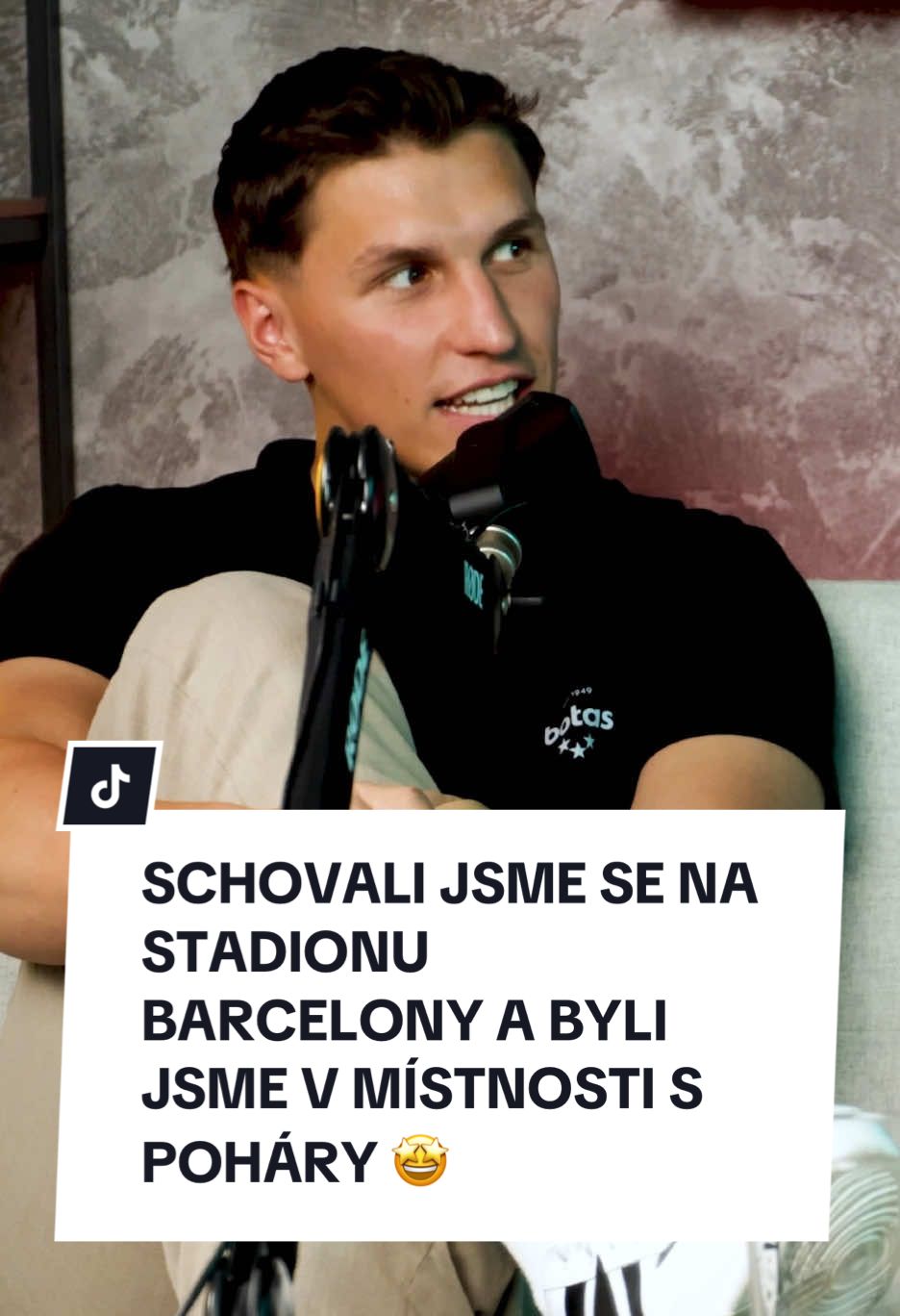 SCHOVALI JSME SE NA STADIONU BARCELONY A BYLI JSME V MÍSTNOSTI S POHÁRY 🤩 celá epizoda na Hype-Cast YouTube!