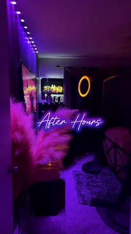 My favorite place after the world goes quiet 🌙🖤. #DecorInspo #HomeDecorIdeas #InteriorGoals #MoodyLighting #fyp 