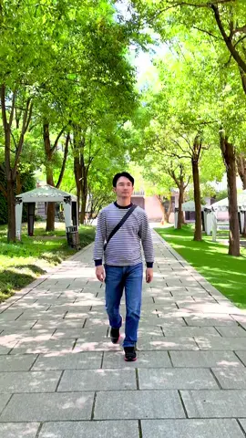 Yêu thì đứng cạnh, ko thì lùi qua một bên 