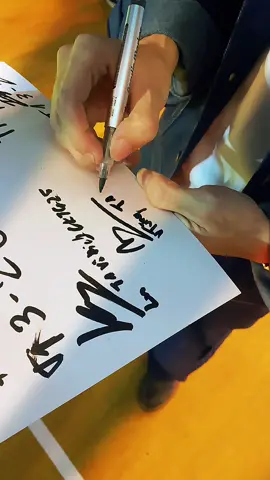 Có lẽ ngay khi đặt bút xuống vì T1, trong lòng ảnh đã cầu nguyện hàng vạn lần. #t1win #vantung #lcp #hjfgk #t1fighting 