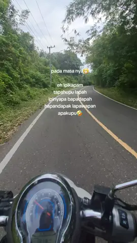 dengan santai nya kita pakai bahasa ini #fyp #padamasanya #kalimantanselatan 