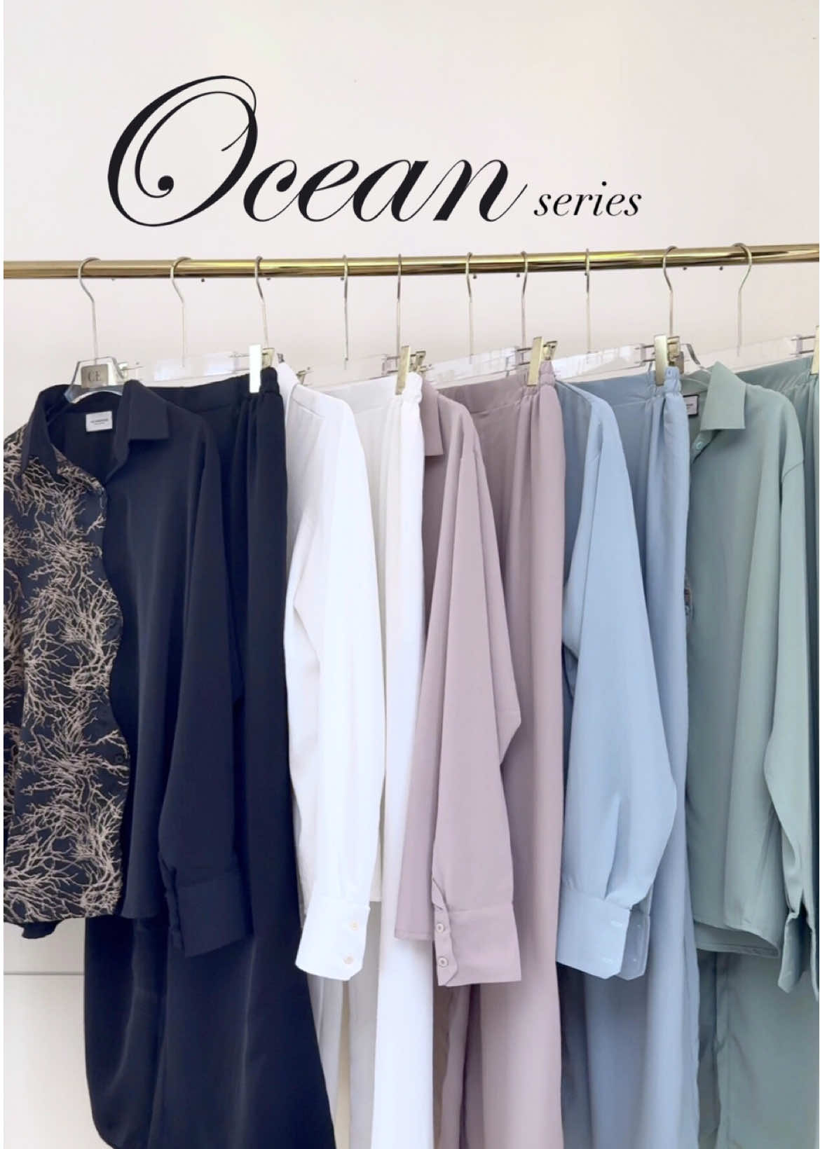 Oneset LIMITED STOCK dari CE Homewear balik lagi😱 Buruan deh koleksi Ocean Series ini karena modelnya juga super unik half and half dengan material yang berbeda kaya giniiii!  Kamu paling suka sama warna apa nih?😍 #cehomewear #homewear #homewearbandung #onesetpremium #oceanseries 