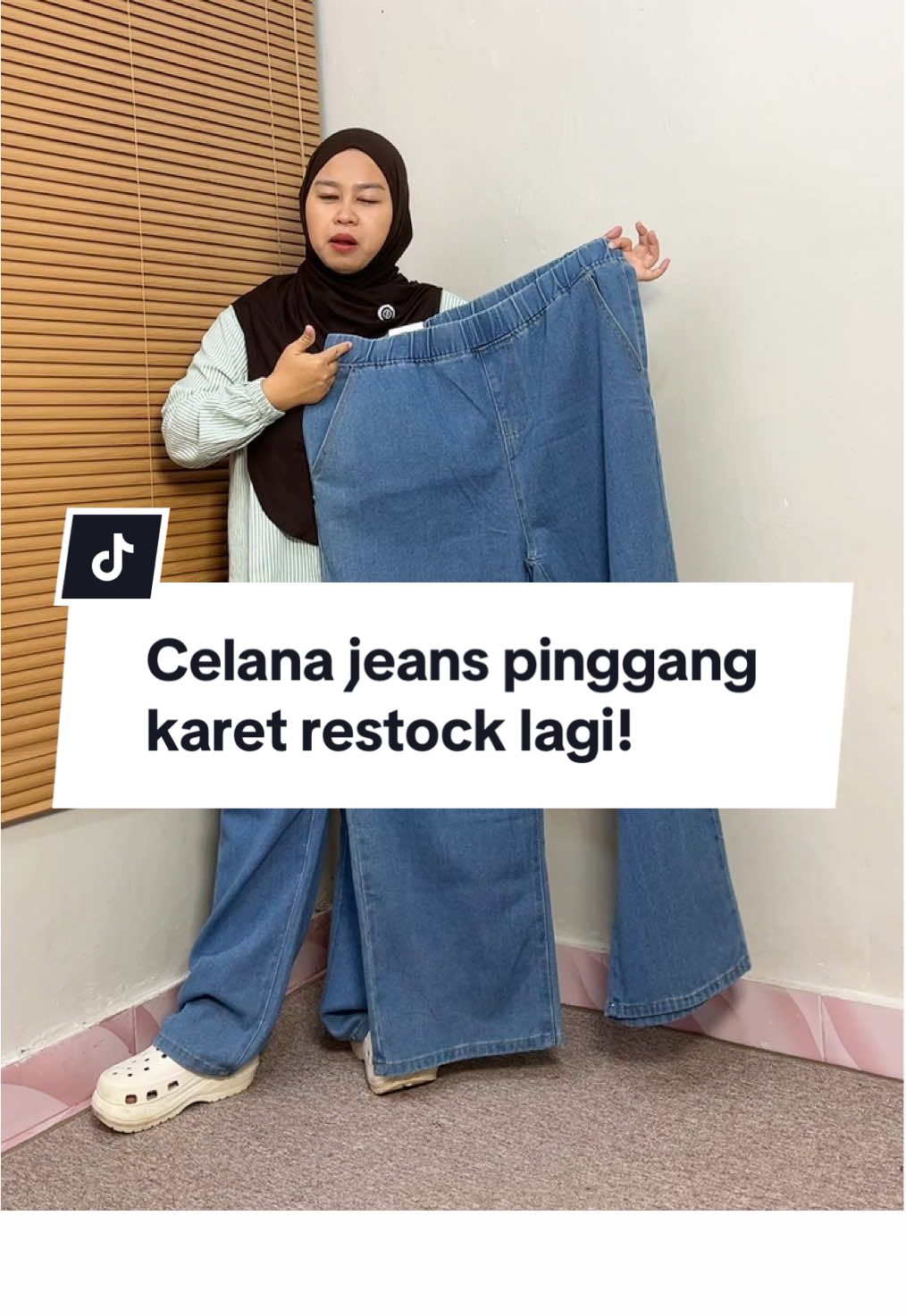 Akhirnya jeans pinggang Karet restock lagi warna mid blue nya! Gas langsung CO sekarang sebelum kehabisan lagi! #celanajeasnwanita #jeanspinggangkaret #celanajeanswanitajumbo #jeanswanita #kulotjeanswanita 