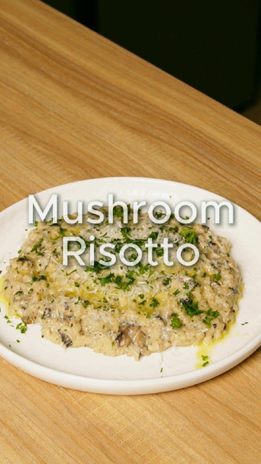 auto jadi chef kebanggan keluarga deh kalo bisa masakin ini buat keluarga 😝 bikinnya sih butuh kesabaran, but it’s worth it 👌🏼 cobain deh 🤤 recipe : mushroom duxelles - 250gr jamur champignon - 1/2sdt garam - 1sdt dry thyme (pake fresh juga bisa) risotto - 1,5sdm olive oil - 1,5sdm butter(untuk numis) - 1/2 bombay - 3 siung bawang putih - 200gr beras arborio - 750-800ml kaldu ayam - 45gr keju parmesan - 3sdm cooking cream - 2sdm butter(finishing) - garam - blackpepper - parsley #reseprisotto #mushroomrisotto