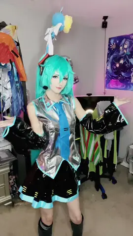 What's your favorite color? Mine's green 😋  #hatsunemikucosplay #hatsunemiku #mikucosplay #vocaloid #fyp 