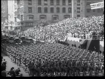 🔥🇺🇸 After World War II, American soldiers 🪖✨ marched in victory as true heroes of freedom and peace 🚩🎉 They weren’t just an army — they were brave hearts who carried the world from darkness to light 💪🌎⚡ Millions cheered 👏🔥 because that day, heroism was written in golden letters of history 🏅📖✨ #WWIIHeroes #VictoryParade #AmericanSoldiers #FreedomFighters #History