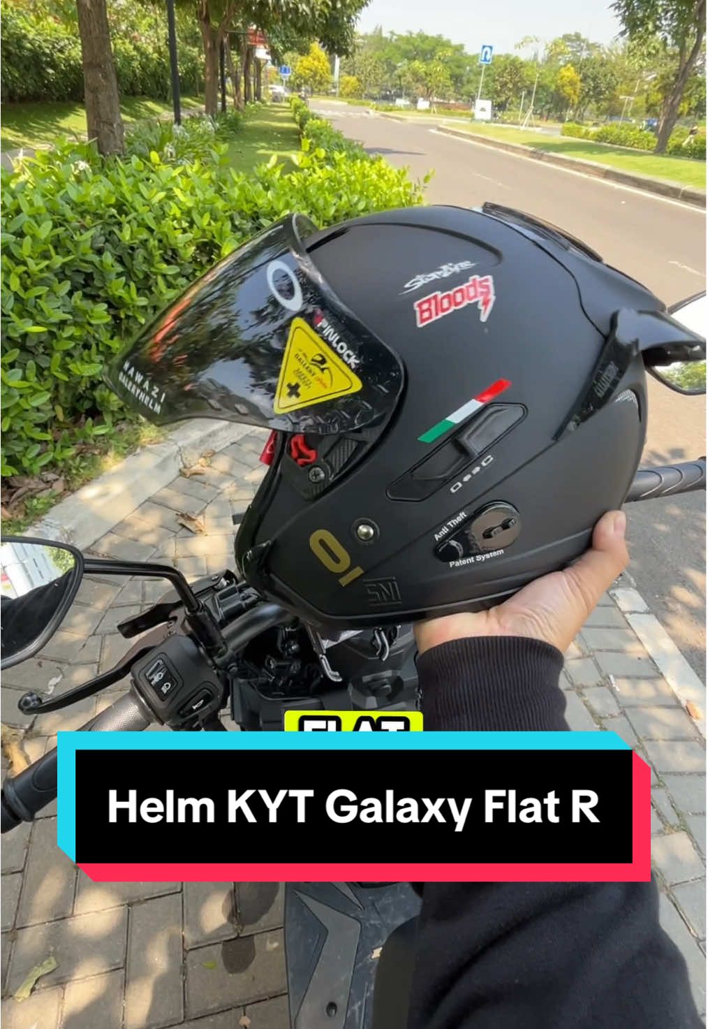 Helm kyt galaxy flat R Paket Stiker Leopard.. Asli kece parah sih 😎. #kyt #helmkytgalaxyflatr #helmhalfface #helmkyt #helmcowok 