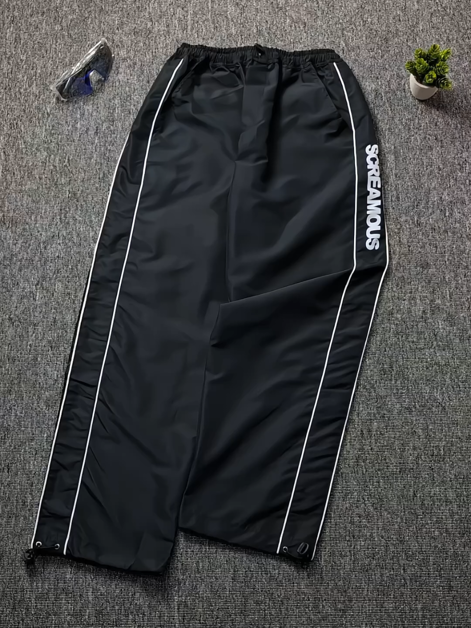Rekomendasi Trackpants  Parasut Screamous  #trackpants #celanaparasut #celanapanjang #outfitideas #screamous 