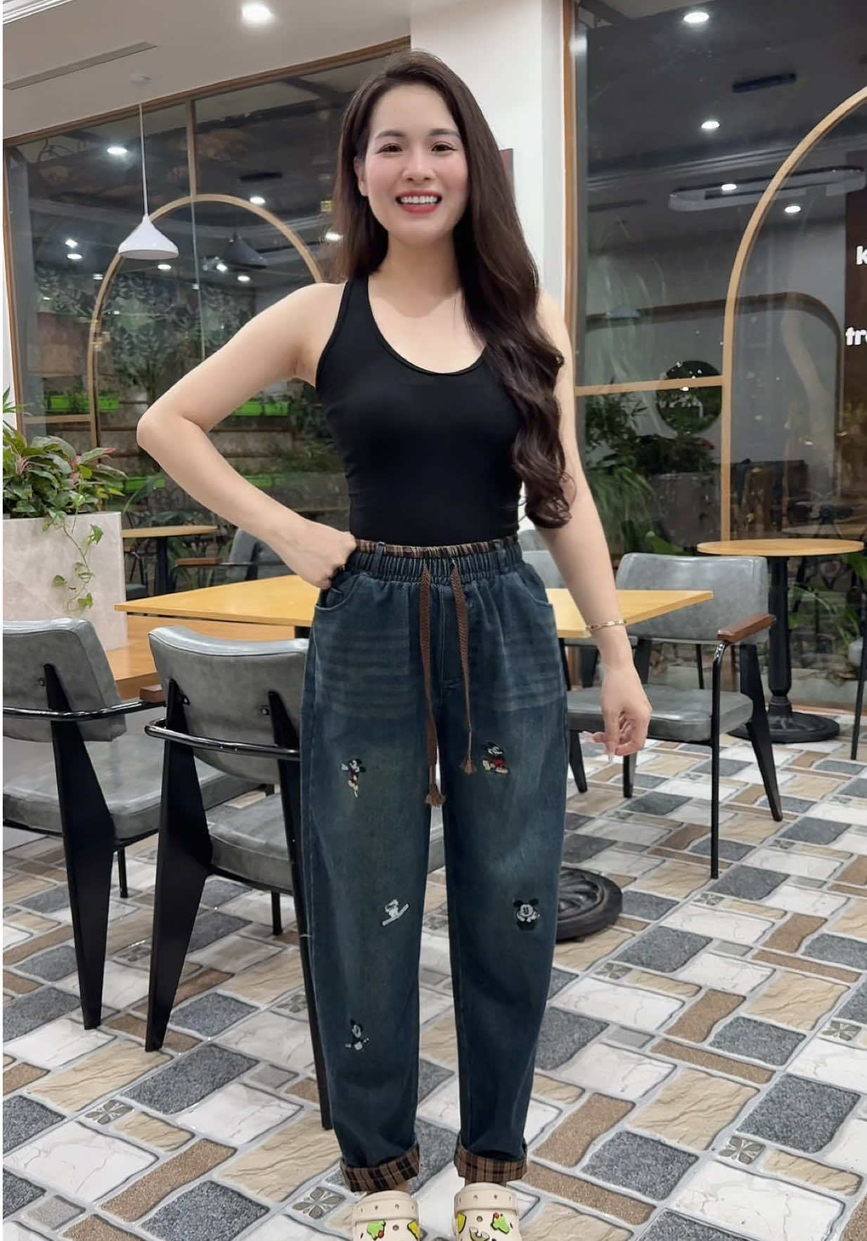 Quần jean dáng baggy thêu xinh #quanjean #quanbaggy #quanbobaggy #xuhuong #hoalela1102 