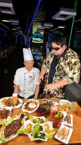 တစ်ခါမှမရောက်ဖူးဘူး ပျော်တော့ပျော်တယ် #twinkle #entertainment  #food #eating #tiktok  @twinkle.entertain 