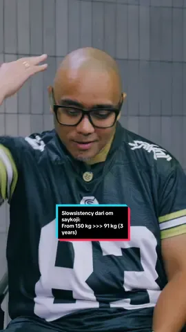 Dari 150 kg jadi 90 kg dalam 3 tahun, inilah idolaku zaman smp, om @saykoji tukang rap ! Metodenya? “Slowsistency” Tonton selengkapnya di youtubeku: tirta pengpengpeng 