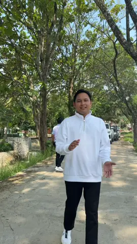 Alhamdulillah, perbaikan akses jalan Jati – Sukarama, Kecamatan Bojongpicung kini telah selesai dan dapat digunakan masyarakat. Jalan yang lebih baik ini diharapkan menjadi penghubung yang memperlancar aktivitas warga, meningkatkan perekonomian, serta memberikan kenyamanan dan keselamatan dalam perjalanan. Mari bersama-sama kita rawat dan jaga fasilitas ini. Karena manfaat jalan yang mantap hanya bisa dirasakan lama jika kita semua memiliki kesadaran untuk menjaga kebersihan, tidak merusaknya, serta menggunakannya dengan bijak.