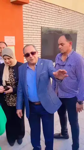 محافظ بور سعيد لمديرة مدرسة : أجيب عرايس زي دول من الشارع ليه؟!  خرجوا من المدرسة ازاي بعد الطابور 🤔#بورسعيدي #محافظ #بورسعيد 
