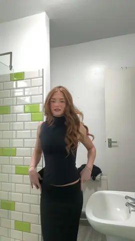 Who likes our green bathroom😛