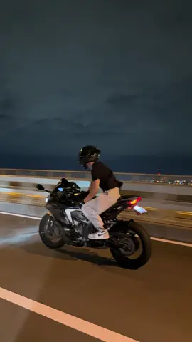 悩み事ある時は、常にポジティブ思考の人に相談するのがベスト。ネガティブ思考の人に相談したら気持ちが負の方向に行く時が多い #zx4r #ryo4r #バイク #おすすめ #関西 