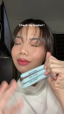 Lovinf this click click pen from @SACE LADY beauty.ph ✨ #fyp #clickclickpen #glosslipstick #clicklipstick 