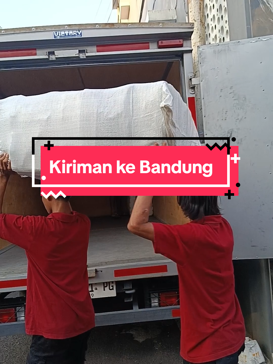80 koli isi tas belanja siap meluncur  ke Bandung 🚛💨 info pemesanan tas bisa lamgsung wa 0858-7883-8190 atau 0896-7243-2231 #tascustommurah #spunbondmurah #tasspunbondcustom #mjspsemarang #mjsp_semarang #megajayasuperprint  #goodiebagcustom #tasbelanjamurah 