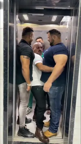 Elevator muscle problem!💪🐻 https://linktr.ee/beefybear  #beefy #massive #bulky #muscle #musclebear #musclehunk #bodybuilder #powerlifter #beefymuscle #muscleflexing #pecs #pecbounce #chest #biceps #legs #workout #motivation #肌肉 #壮熊